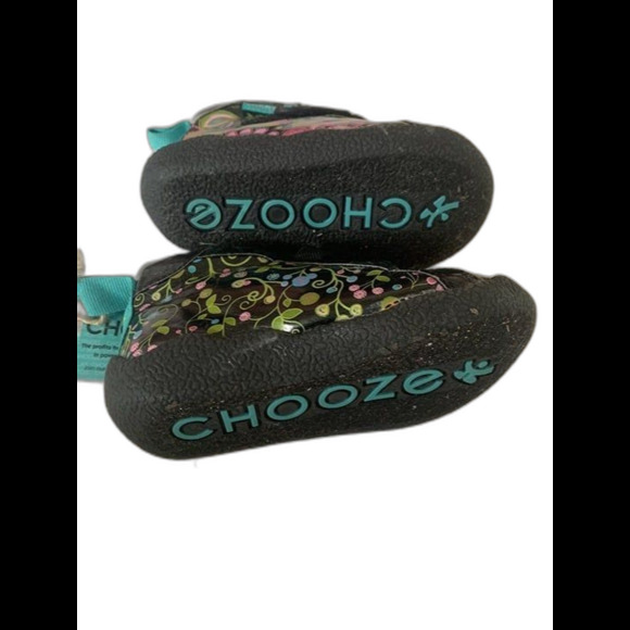 NWT Chooze Floral Boots with Velcro - Picture 4 of 5